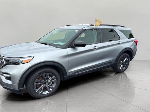 Certified 2023 Ford Explorer XLT w/ Equipment Group 202A AWD/4WD image 12