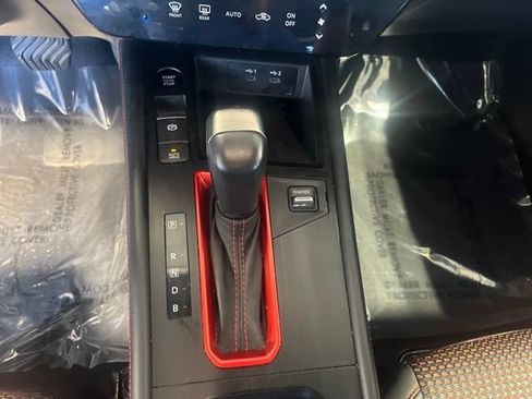 Used 2025 Nissan Kicks SR FWD image 16