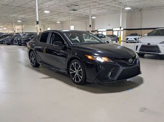 Used 2018 Toyota Camry SE w/ Convenience Package FWD video 3