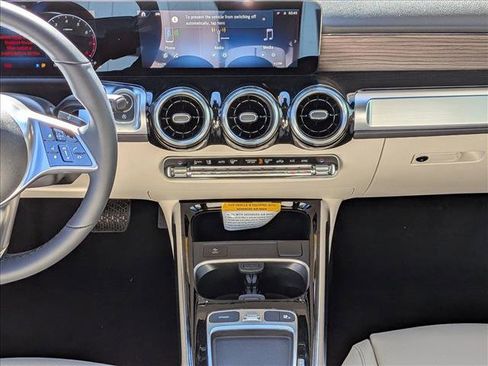 New 2026 Mercedes-Benz GLB 250 image 11