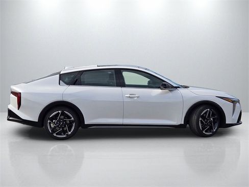 New 2025 Kia K4 GT-Line image 3