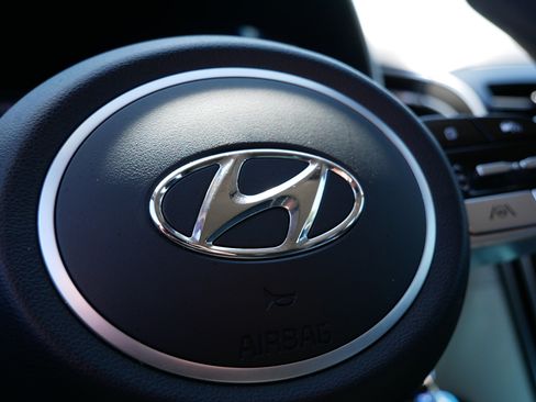 Certified 2023 Hyundai Tucson SE FWD image 32