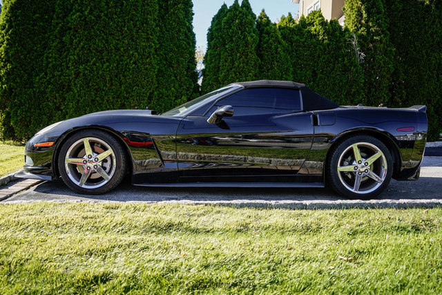 Used 2005 Chevrolet Corvette Convertible w/ Preferred Equipment Group RWD image 2