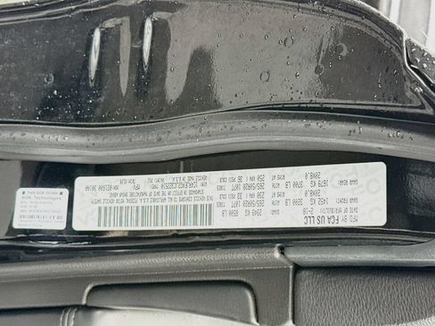 Used 2018 Jeep Grand Cherokee Altitude RWD image 36