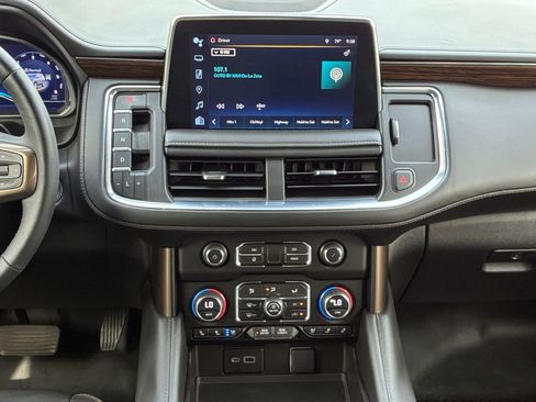 Used 2023 Chevrolet Tahoe High Country w/ Premium Package 2 AWD/4WD image 3