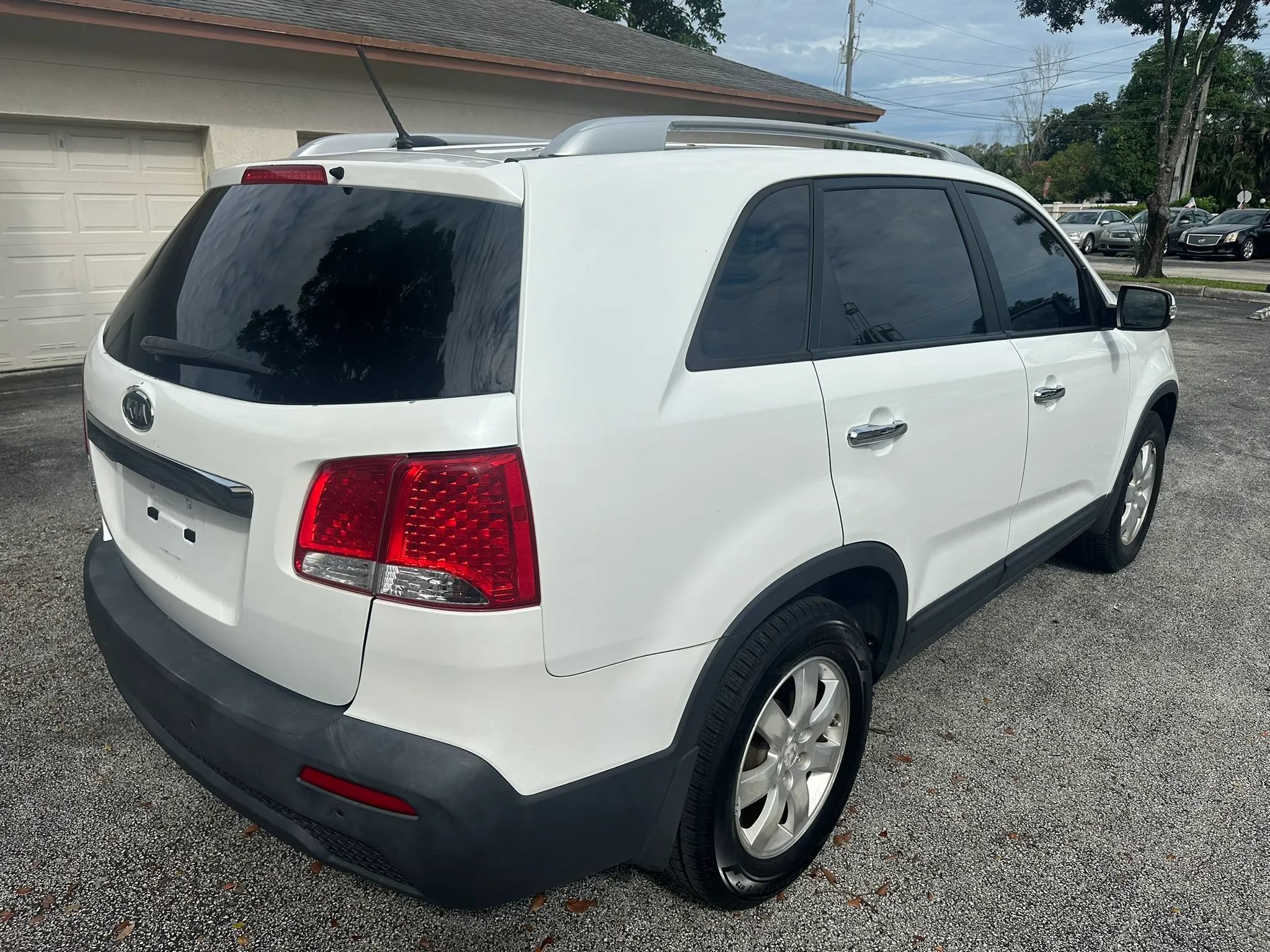 Used 2011 Kia Sorento 2WD w/ Convenience Pkg image 5