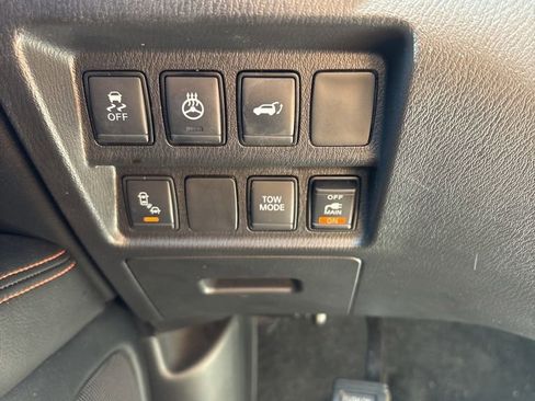 Used 2020 Nissan Pathfinder SL AWD/4WD image 25