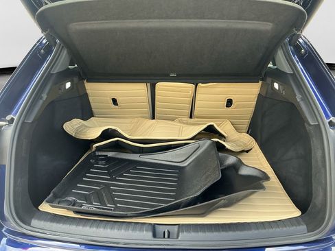 Used 2023 Audi Q4 e-tron Premium Plus w/ Premium Plus image 11