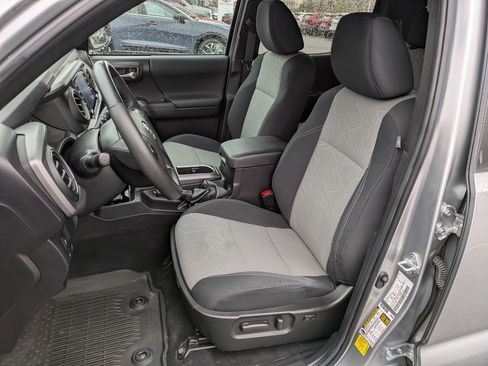 Used 2023 Toyota Tacoma TRD Off-Road AWD/4WD image 7