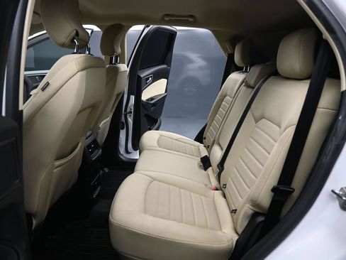 Used 2017 Ford Edge SE FWD image 15