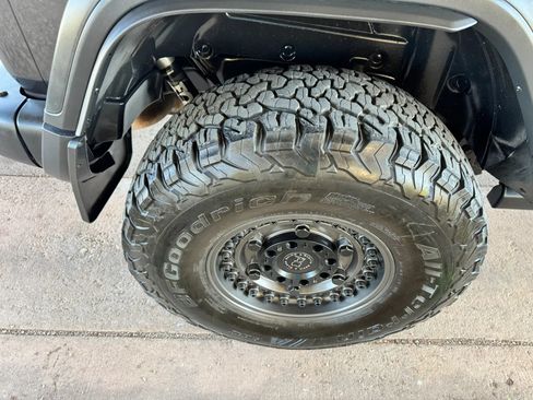 Used 2018 Jeep Wrangler Unlimited Rubicon AWD/4WD image 30