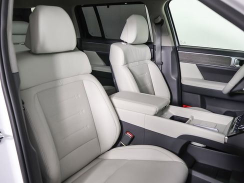 Certified 2025 Hyundai Santa Fe Limited image 33