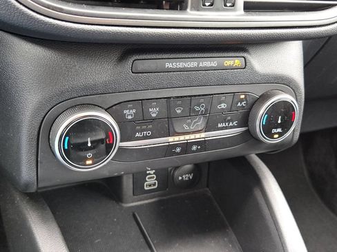 Used 2025 Ford Escape Active AWD/4WD image 24