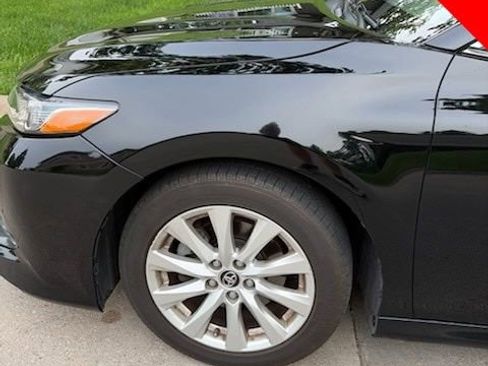 Used 2018 Toyota Camry LE w/ Convenience Package FWD image 9