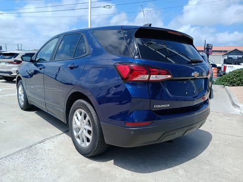 Used 2022 Chevrolet Equinox LS w/ LS Convenience Package image 7