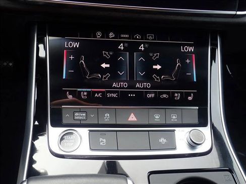 Used 2021 Audi Q8 Premium Plus w/ Premium Plus Package image 22