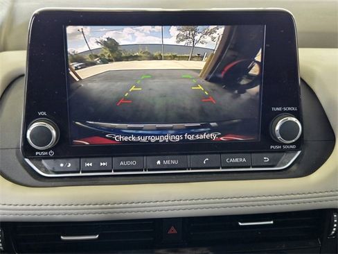 Used 2022 Nissan Rogue SV image 19