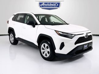 Used 2025 Toyota RAV4 LE video 1