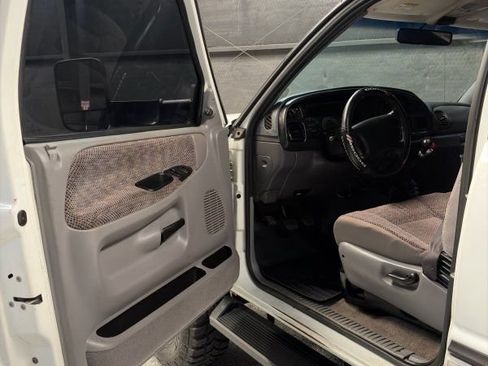 Used 1999 Dodge Ram 2500 Truck 4x4 Club Cab image 16