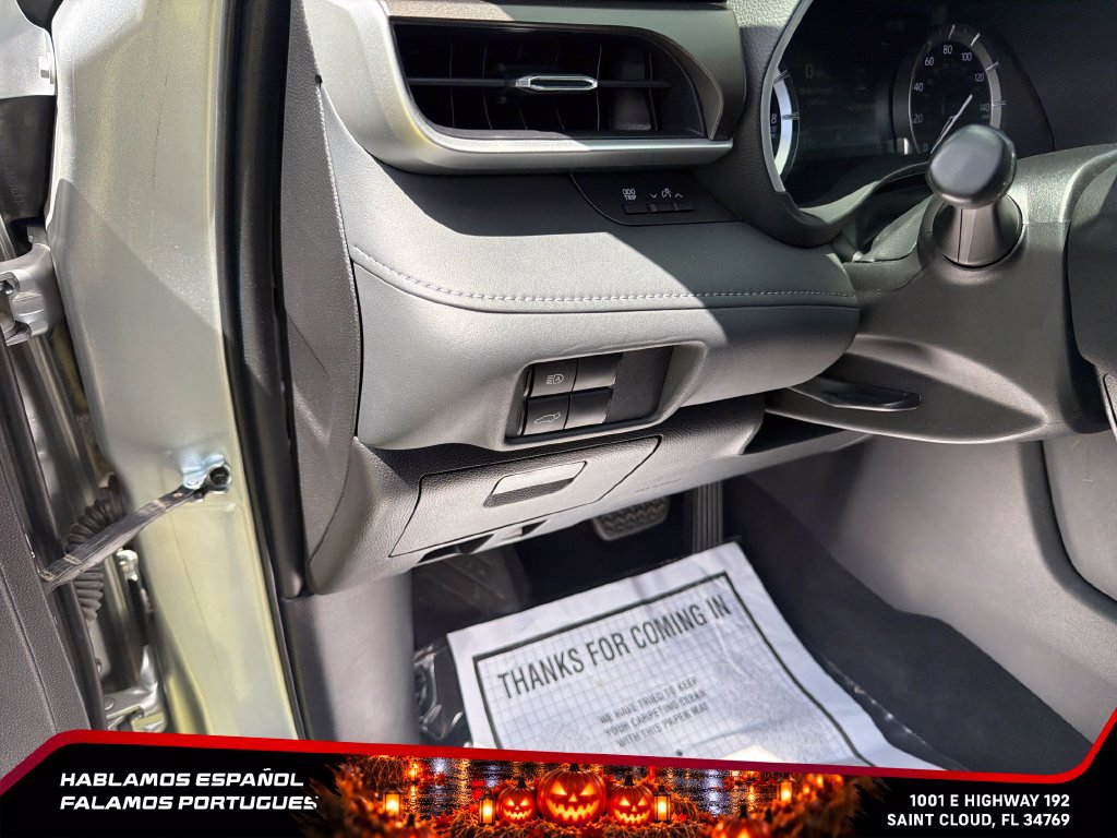 Used 2022 Toyota Highlander XLE FWD image 18