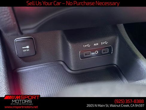 Used 2018 Dodge Durango SRT w/ Technology Group AWD/4WD image 22