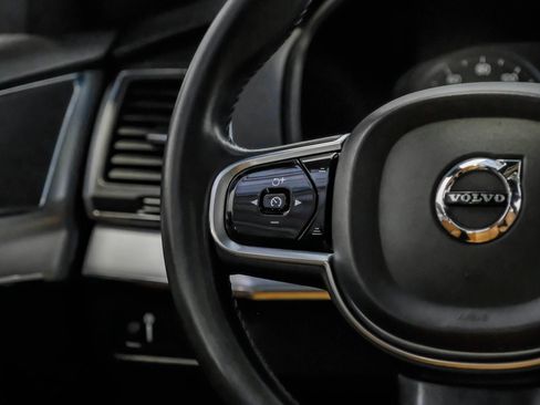 Used 2017 Volvo XC90 T6 Momentum w/ Vision Package image 13