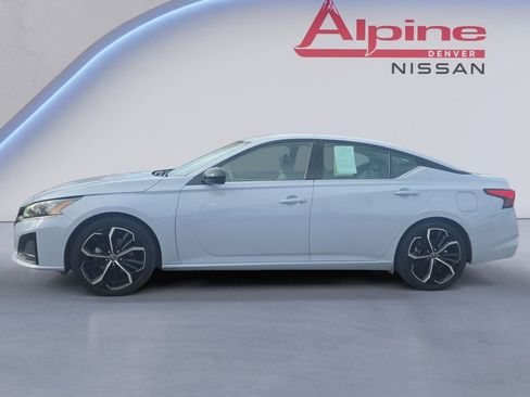 Used 2024 Nissan Altima 2.5 SR image 2