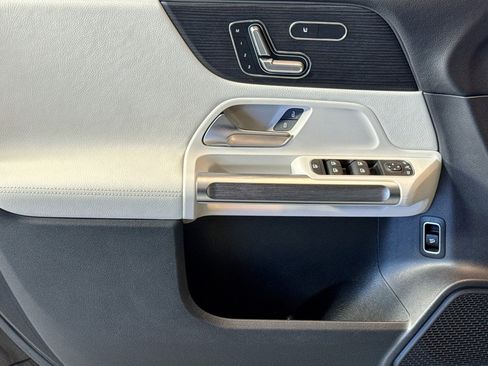 Certified 2022 Mercedes-Benz GLB 35 AMG AMG GLB 35 4MATIC SUV image 17