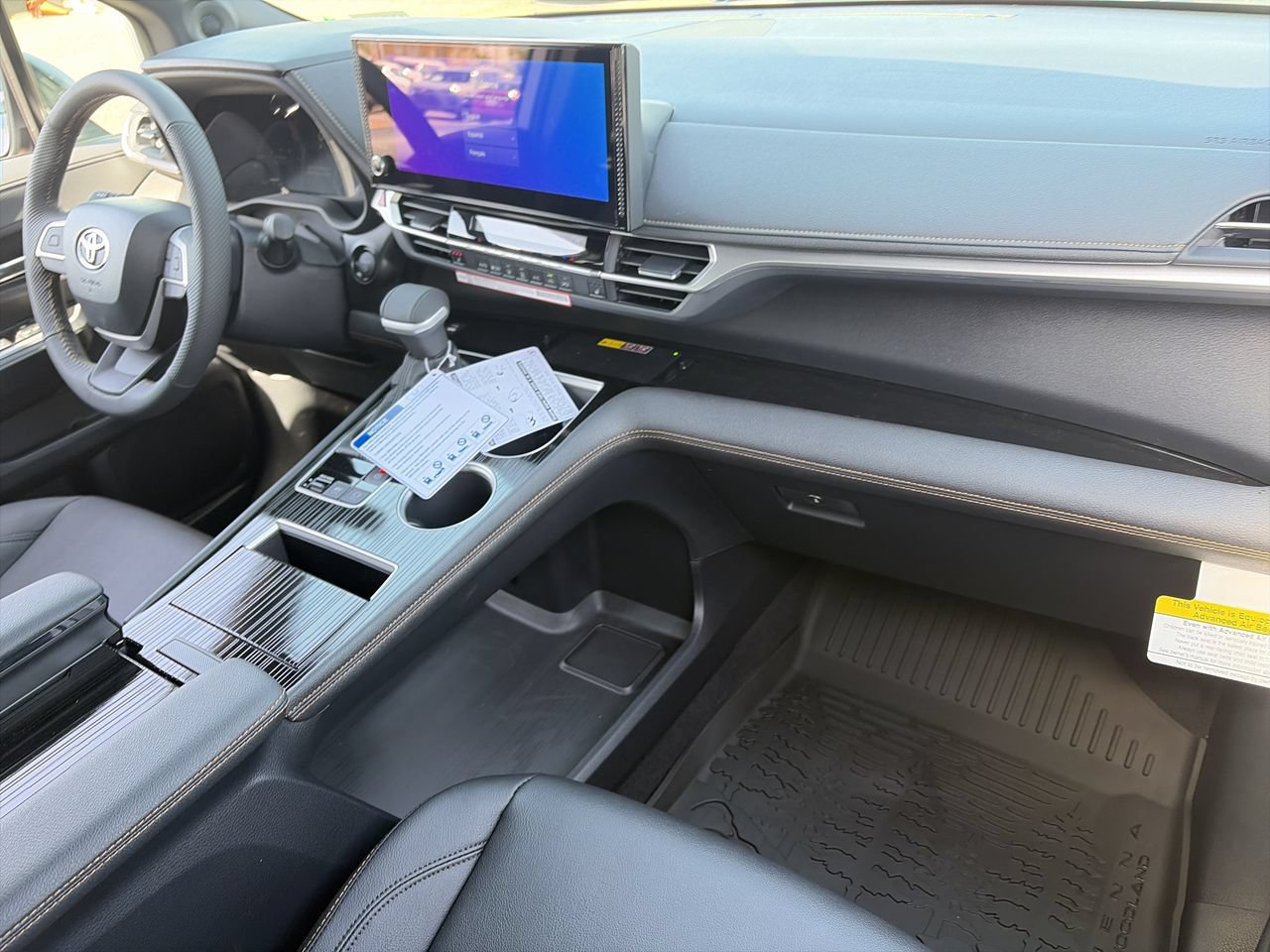New 2026 Toyota Sienna XLE Woodland Edition AWD/4WD image 24