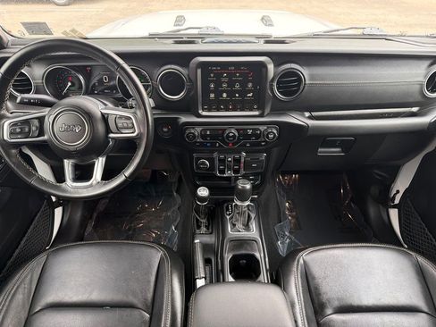 Used 2022 Jeep Wrangler Unlimited Sahara AWD/4WD image 19