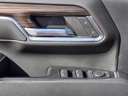 Used 2024 Chevrolet Silverado 2500 LT w/ Midnight Edition image 9