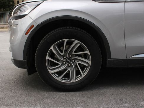 Used 2023 Lincoln Aviator AWD image 11