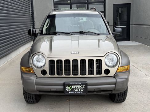 Used 2007 Jeep Liberty Sport AWD/4WD image 4