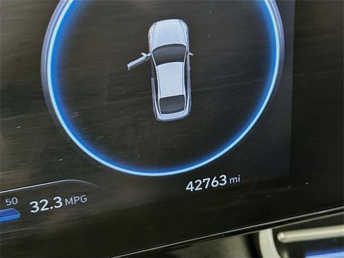 Used 2022 Hyundai Elantra Limited image 4