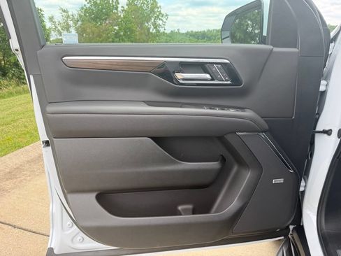 New 2026 Chevrolet Suburban High Country w/ Sun And Tow Package AWD/4WD image 29