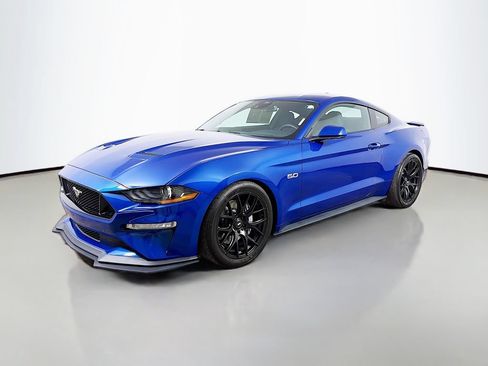 Used 2022 Ford Mustang GT RWD image 3
