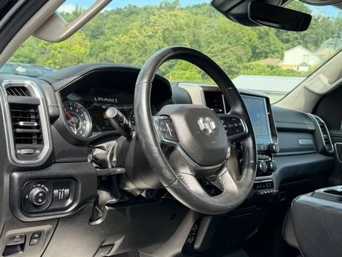 Used 2022 RAM 1500 Laramie AWD/4WD image 3