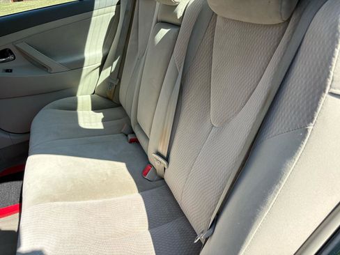 Used 2011 Toyota Camry LE image 19