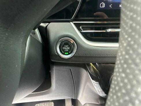 Used 2025 Chevrolet TrailBlazer LT FWD image 18