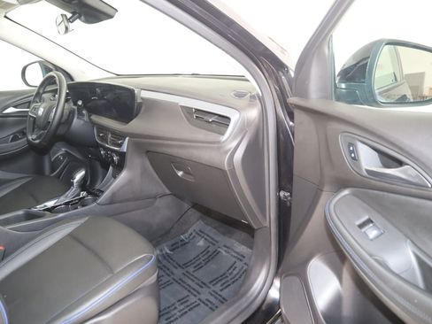 Used 2025 Buick Encore GX Sport Touring AWD/4WD image 39