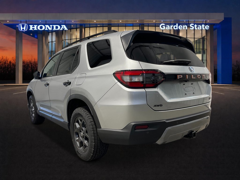 New 2026 Honda Pilot TrailSport image 3