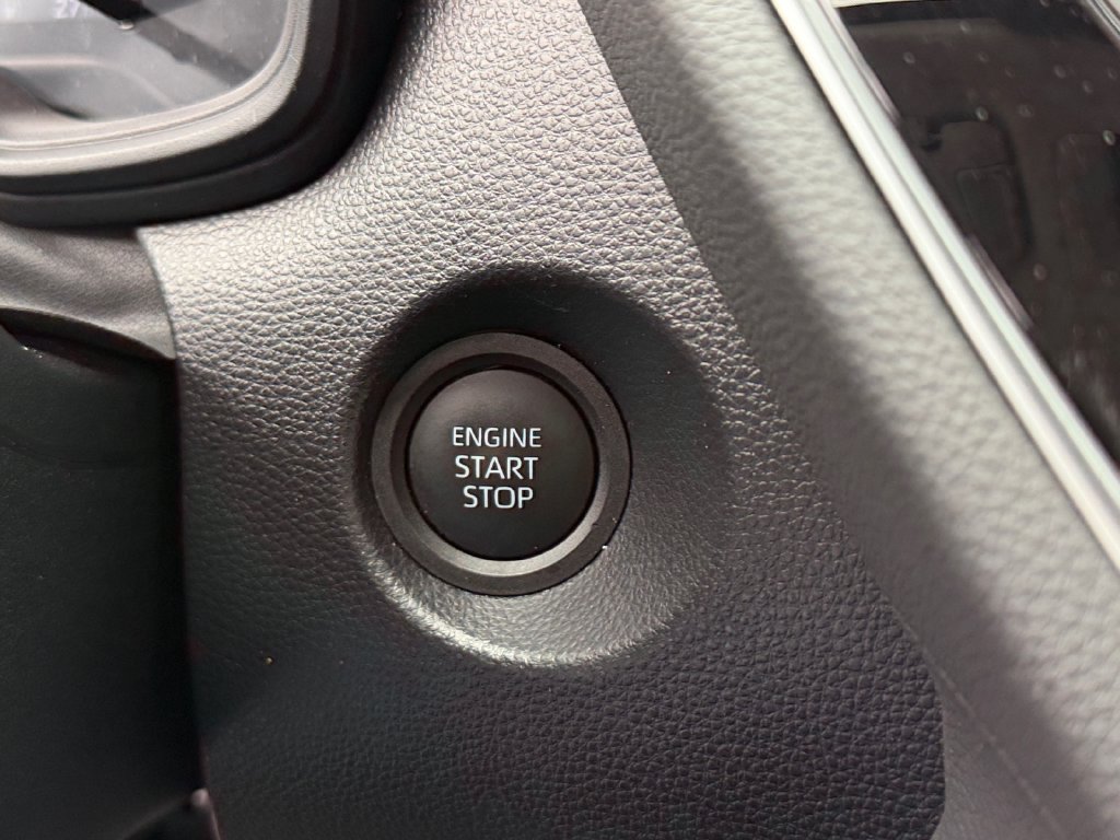 Used 2026 Toyota Corolla Cross LE AWD/4WD image 17