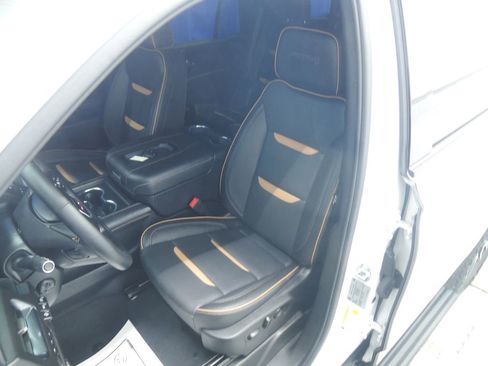 Used 2024 GMC Yukon AT4 w/ AT4 Premium Plus Package image 6