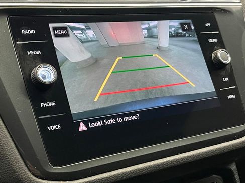 Used 2020 Volkswagen Tiguan SE image 29