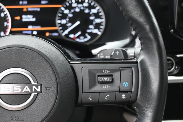 Used 2024 Nissan Pathfinder SL FWD image 19