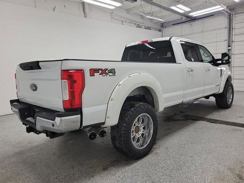 Used 2018 Ford F250 XLT w/ XLT Premium Package image 3