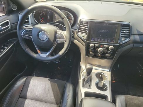 Used 2019 Jeep Grand Cherokee Altitude RWD image 26