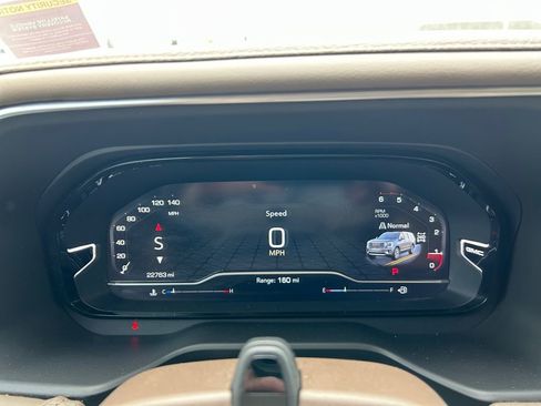 Used 2024 GMC Yukon XL Denali w/ Advanced Technology Package AWD/4WD image 14