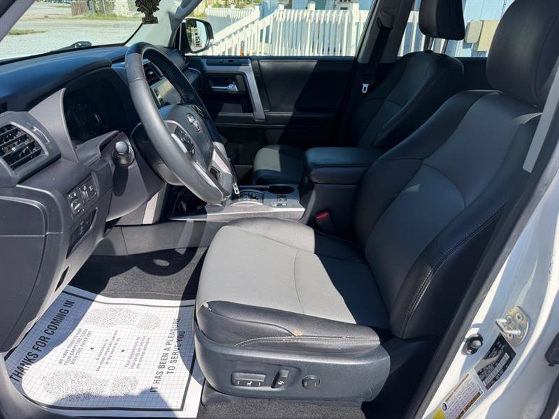 Used 2022 Toyota 4Runner SR5 Premium w/ Moonroof Package RWD image 11