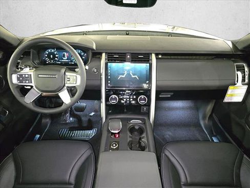 New 2026 Land Rover Discovery S AWD/4WD image 9